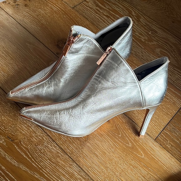 Ted Baker London Shoes - Ted baker, silver metallic ankle boots, heels, zipper in front size 9, Eu 39 1/2